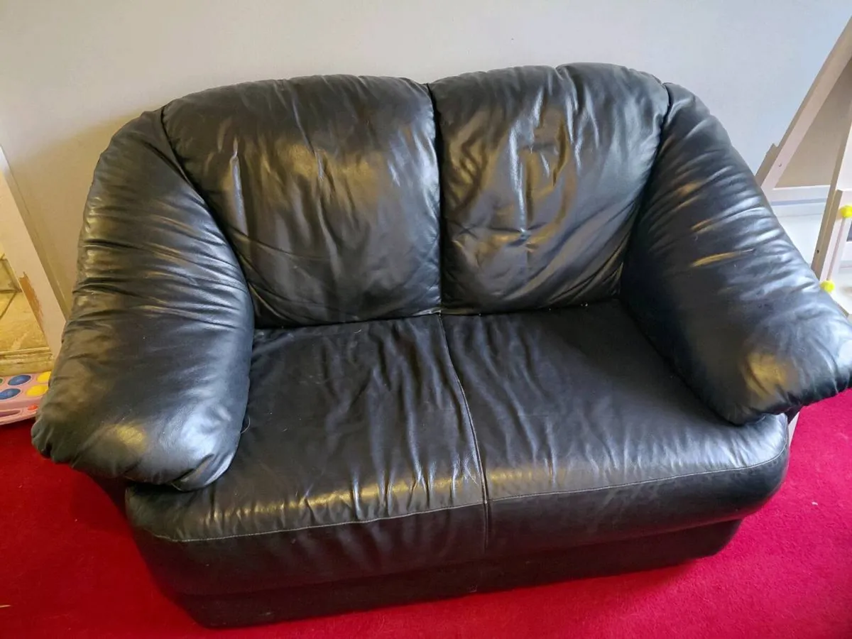 Leather couches - Image 1