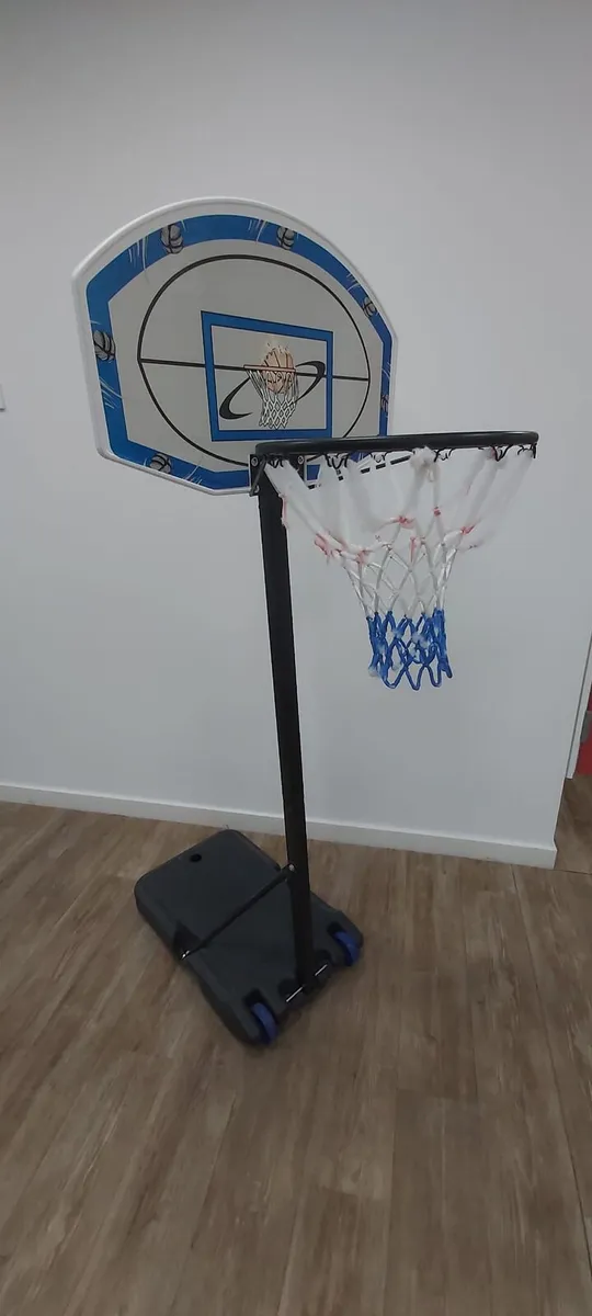 Portable Basketball Hoop – Adjustable Height - Image 1