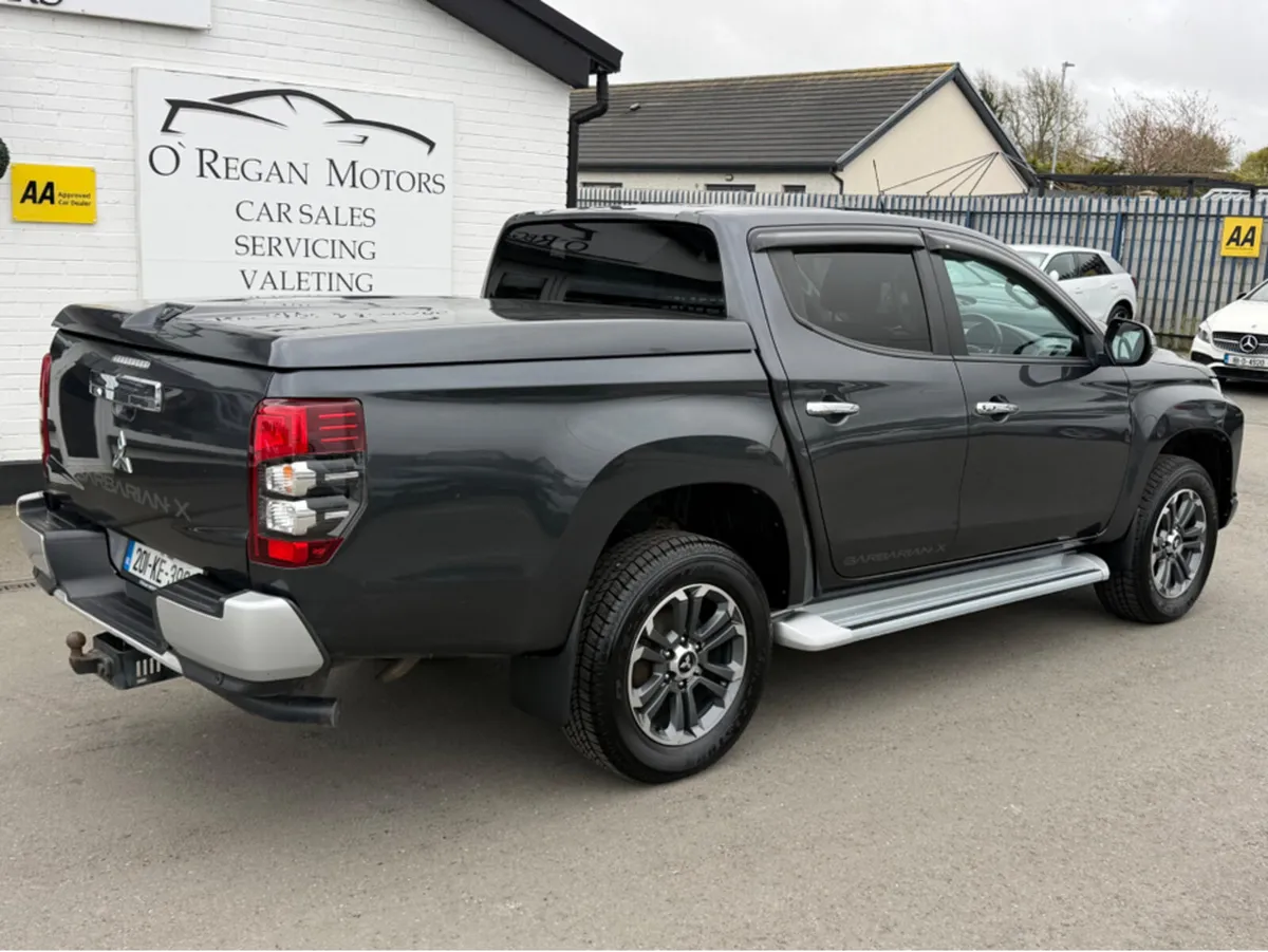 Mitsubishi L200 2.3 BARBARIAN X 5 SEATER CREWCAB - Image 3
