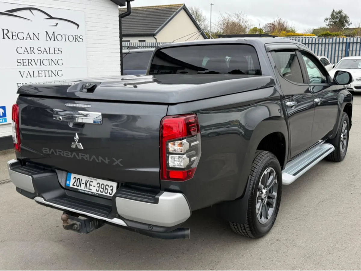 Mitsubishi L200 2.3 BARBARIAN X 5 SEATER CREWCAB - Image 4