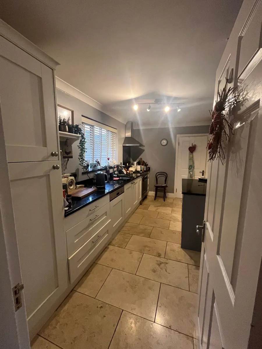 Kitchen for sale - Image 1