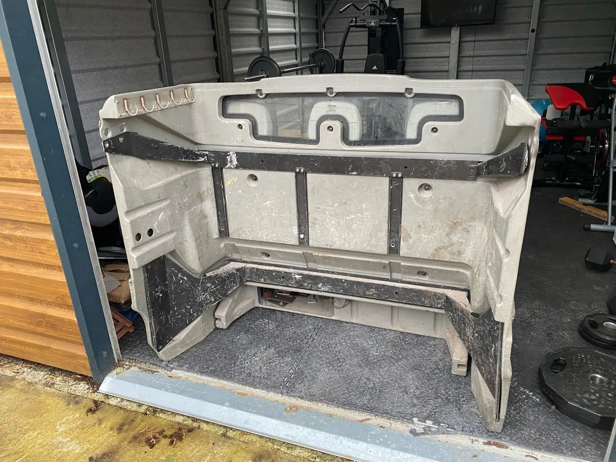 Crew cab seats - Image 2