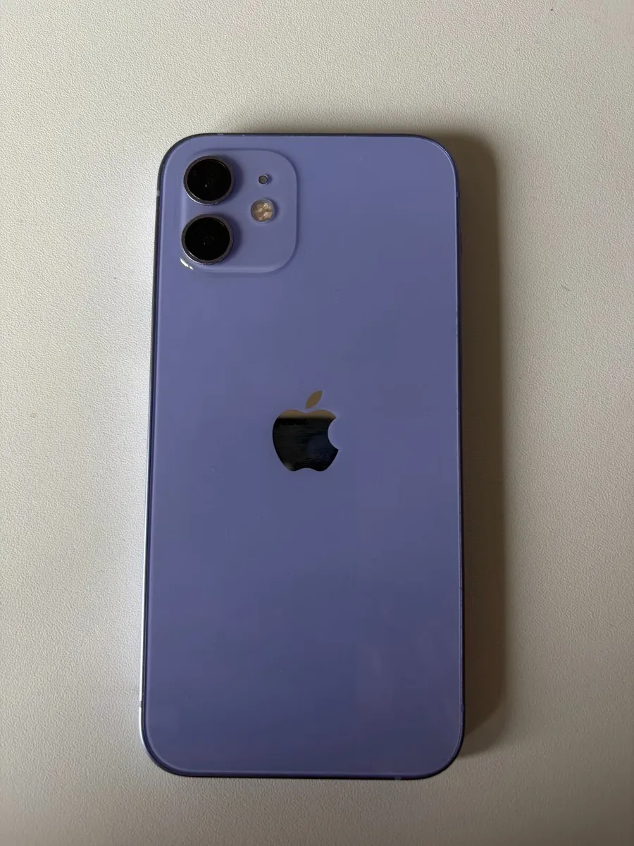 iPhone 12 - Image 3