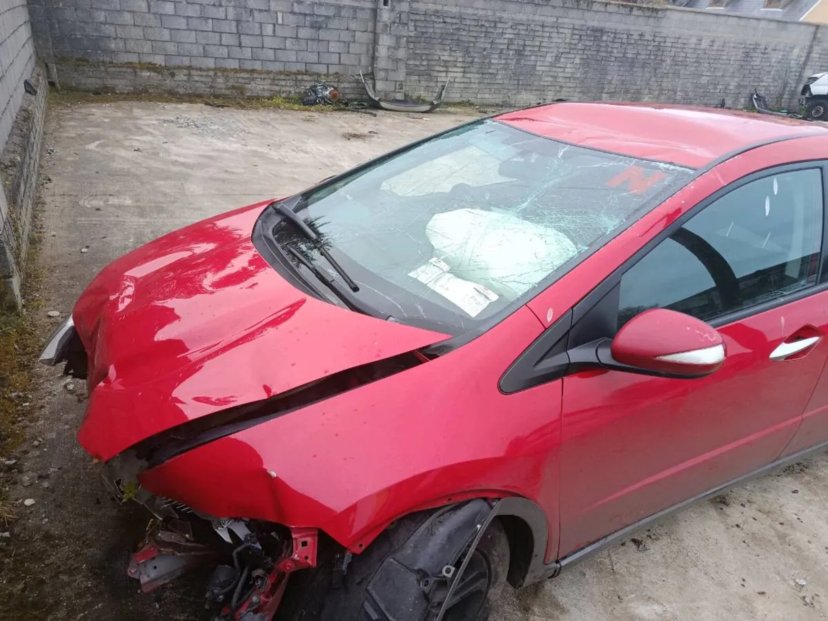 Honda Civic FK1 for breaking - Image 2