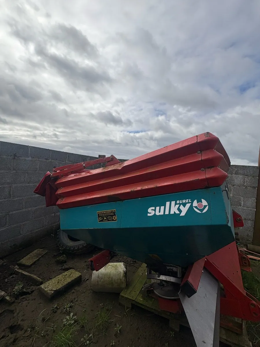 DPX Sulky Fertilizer Spreader - Image 2