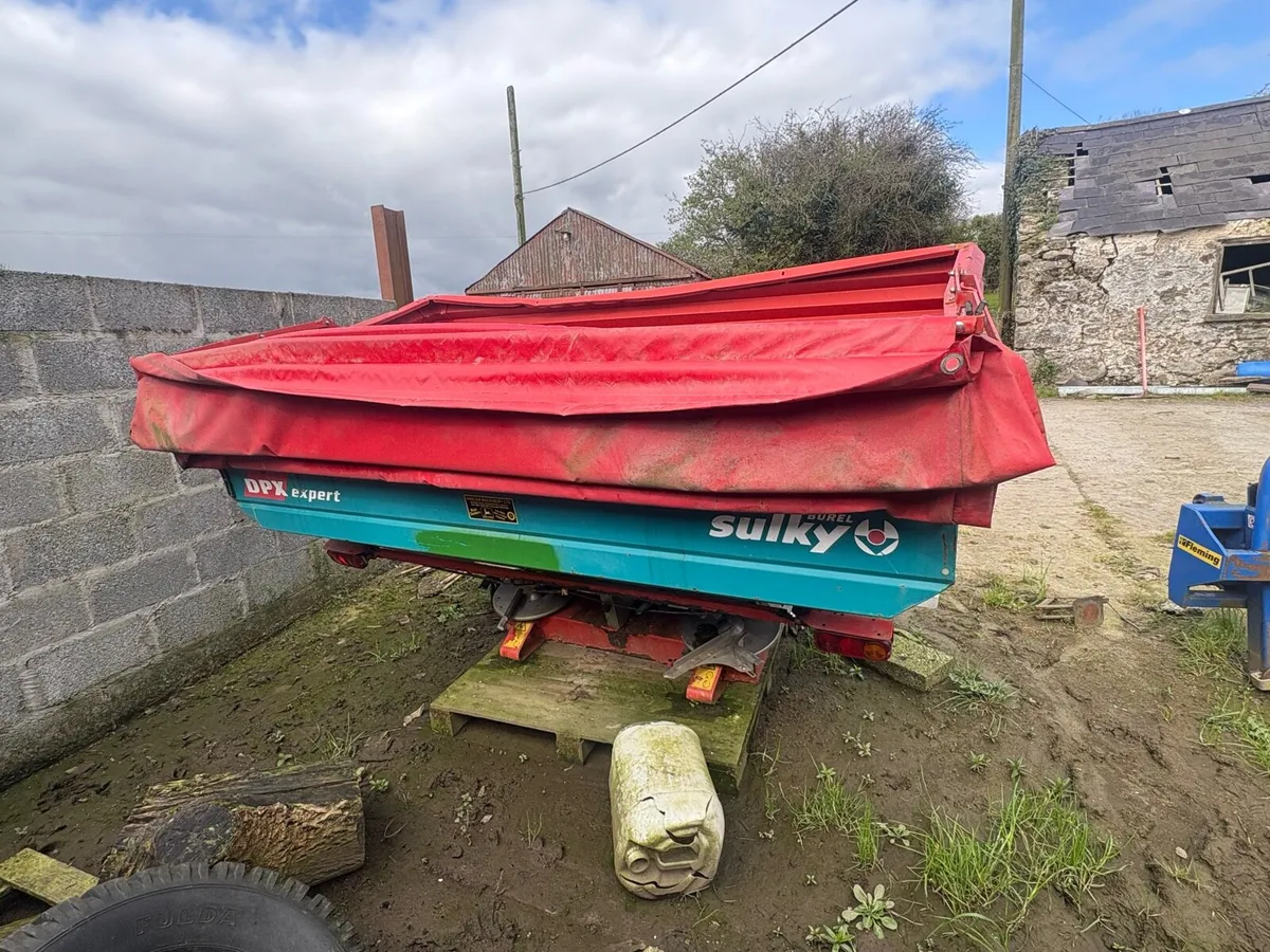 DPX Sulky Fertilizer Spreader - Image 3