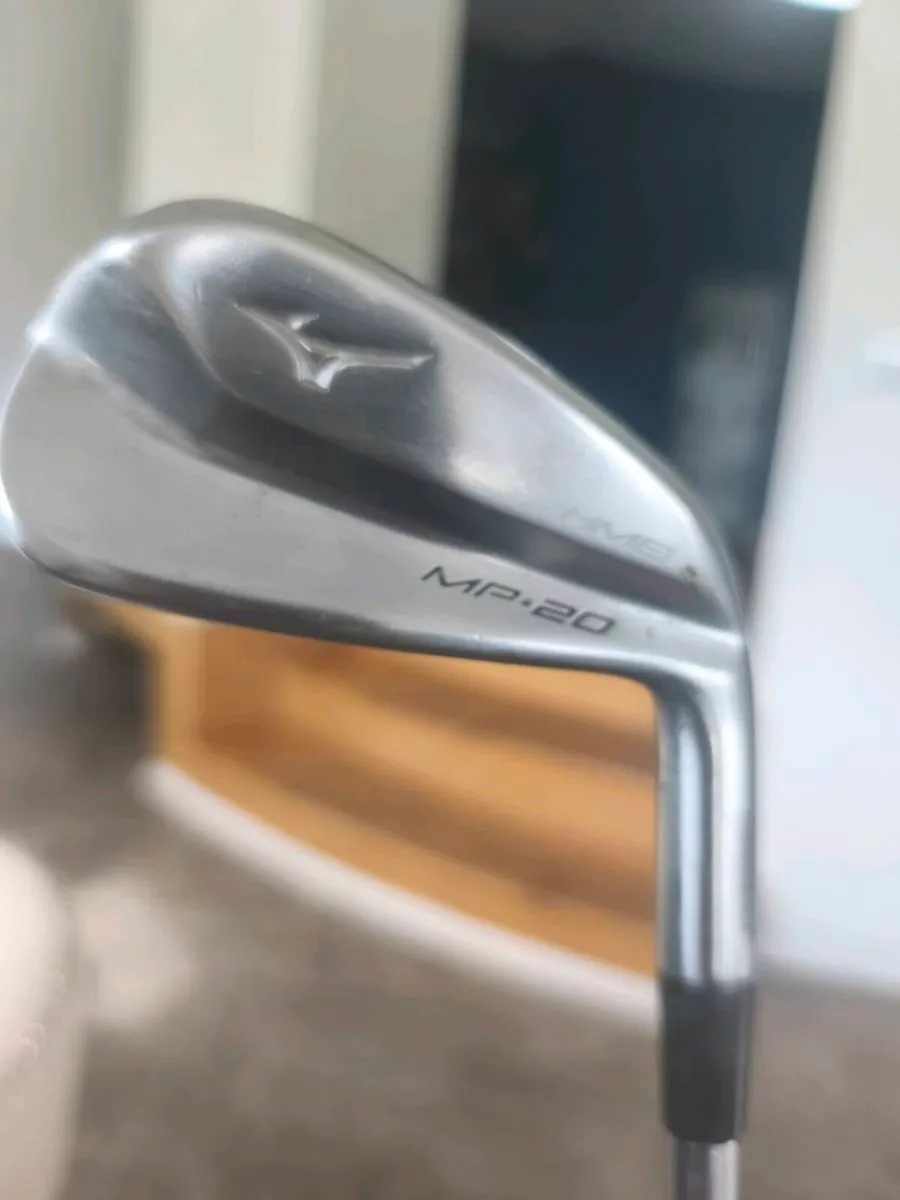 Mizuno 2 Iron - Image 1