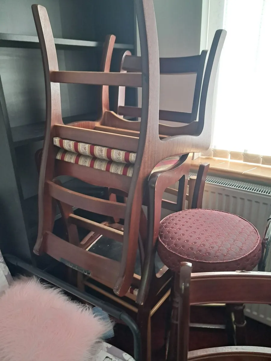 TABLE AND 4 CHAIRS. LEITRIM. PERFECT. NO SPACE - Image 4