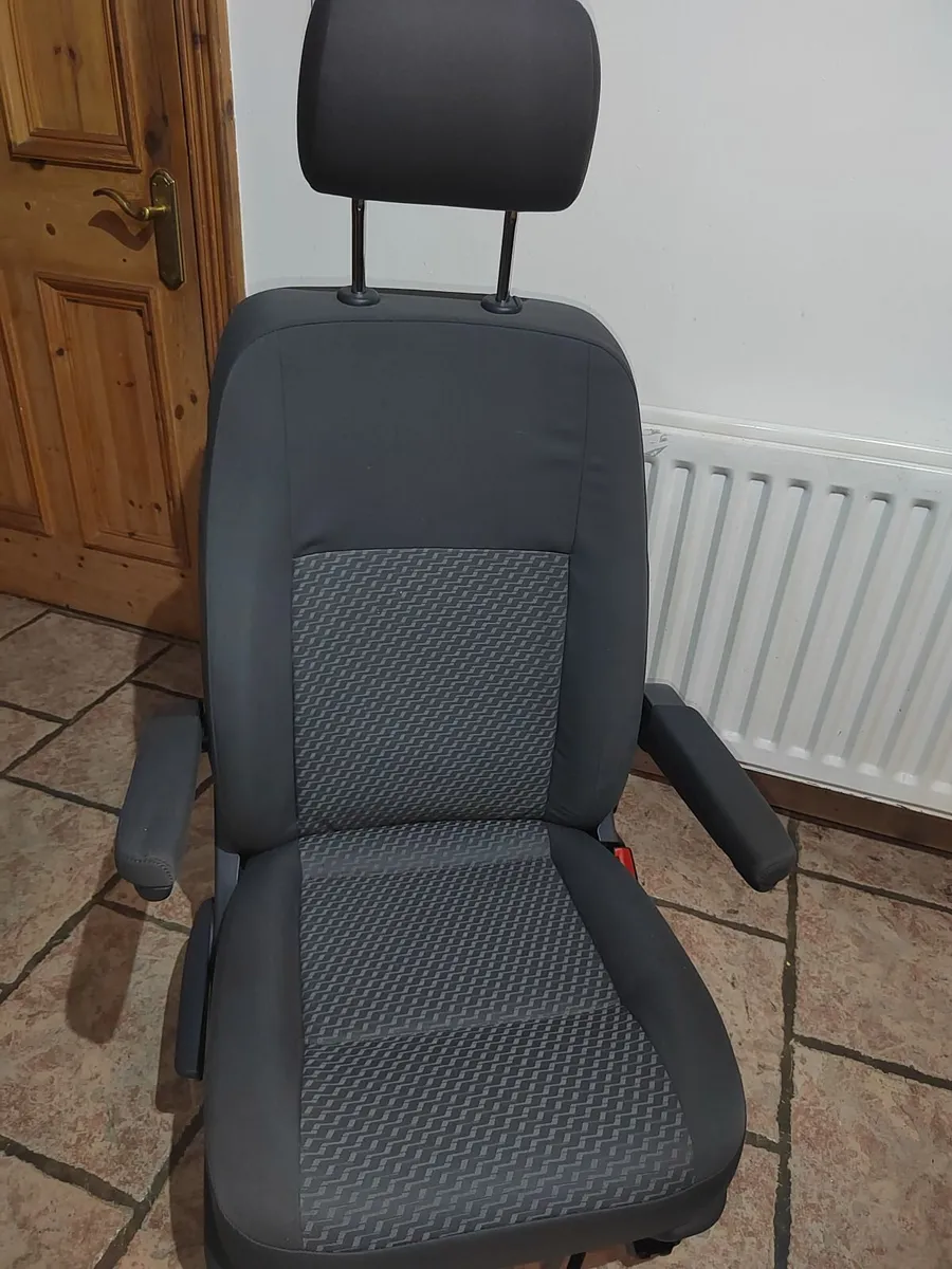 VW transporter T5 T5.1 front captain seats - Image 2