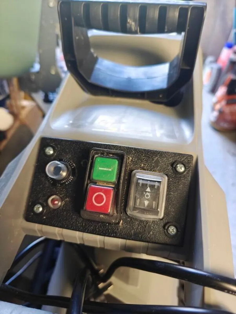 Tree branch shredder. - Image 2