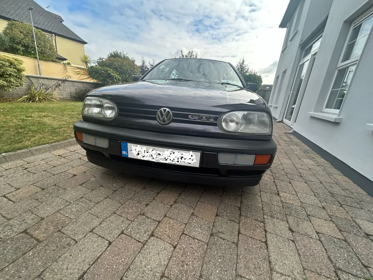 Volkswagen Golf 1993 - Image 1