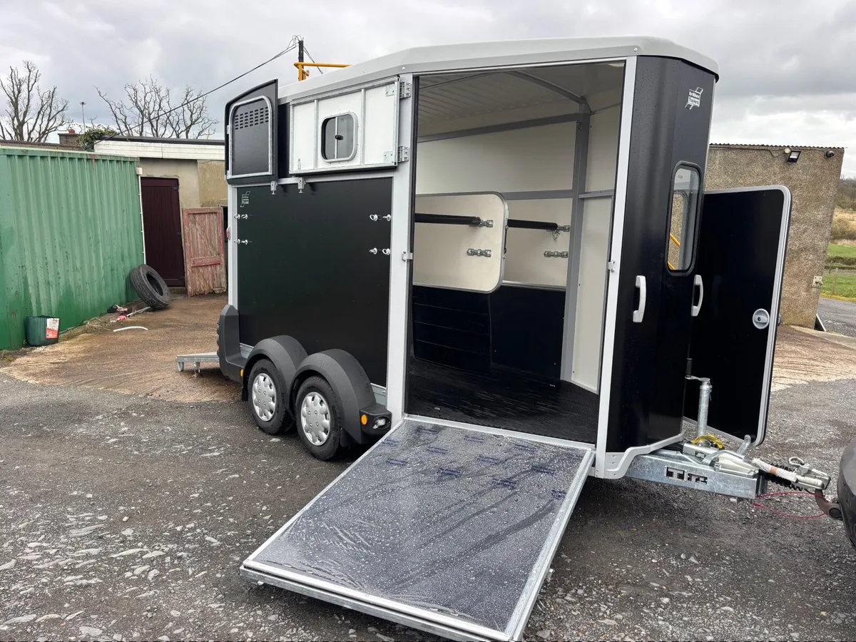 2026,IFOR WILLIAMS HB511 BLACK - Image 1