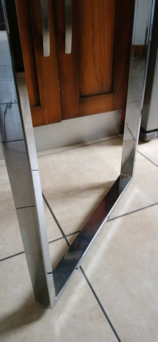 Kitchen Table - Image 4