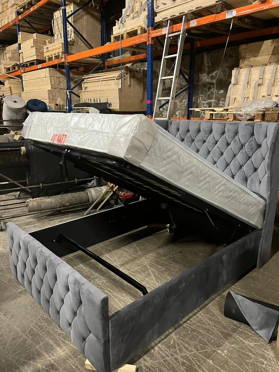 4ft6 WingBack Ottoman Bed frame with Mattress - Image 4