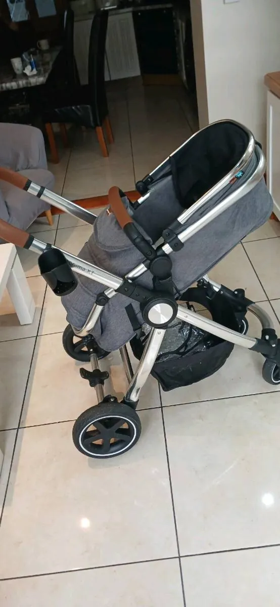 Pram - Image 1