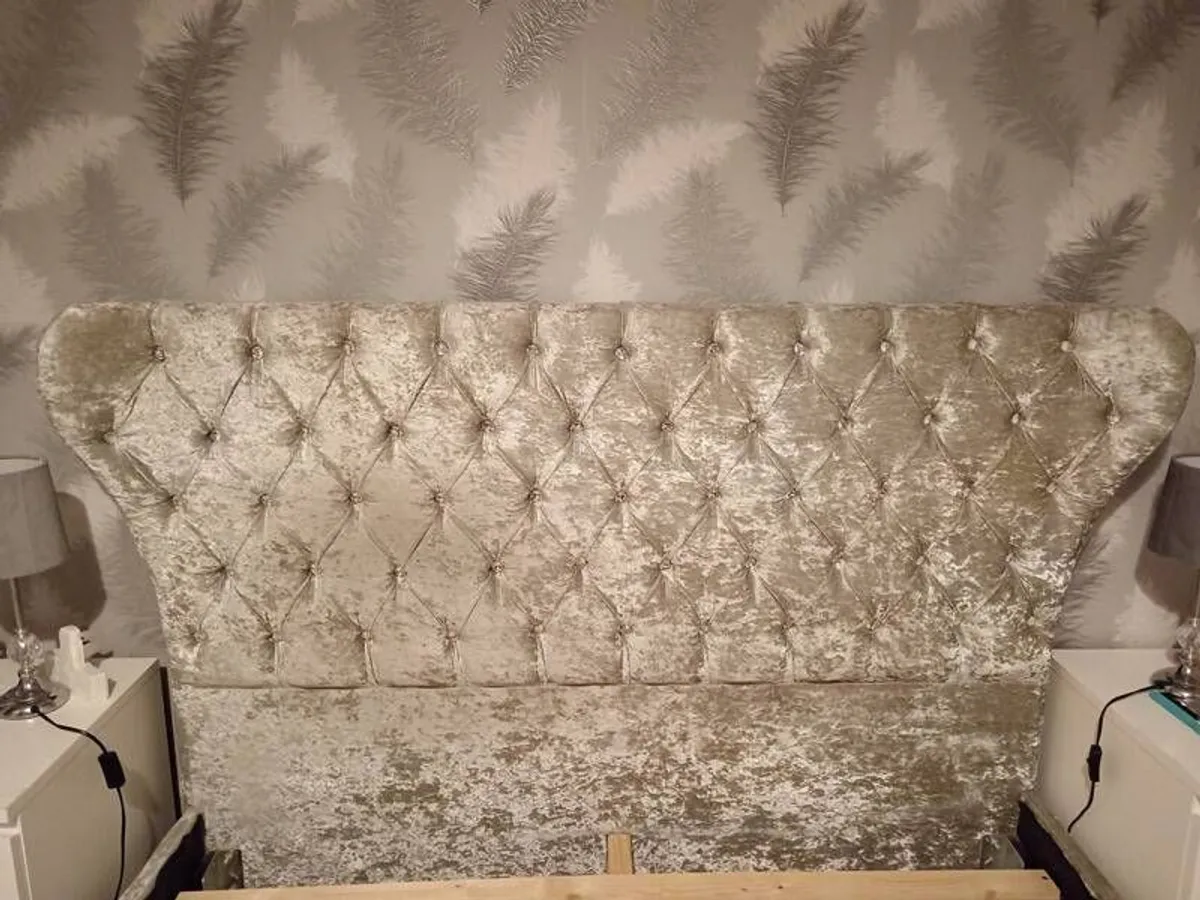 King size bed - Image 1