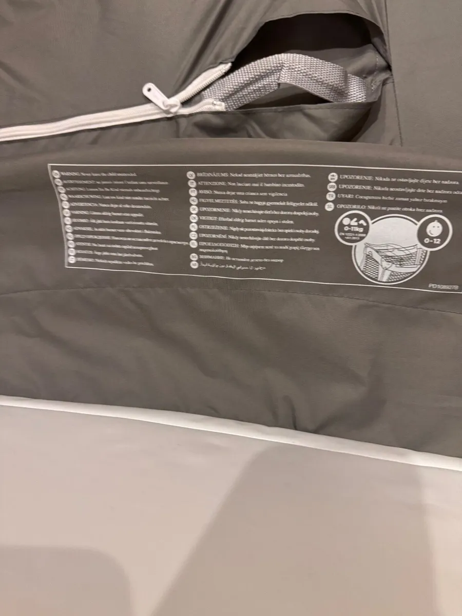 Graco travel cot - Image 3