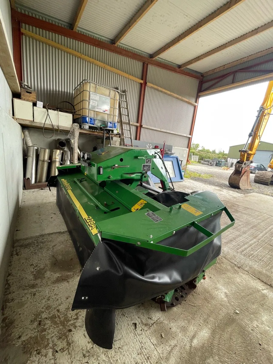 John Deere 228A front mower - Image 1
