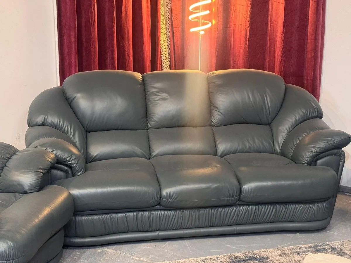 Large 3+1+1 Real Leather Suite – Fully Refurbished - Image 4