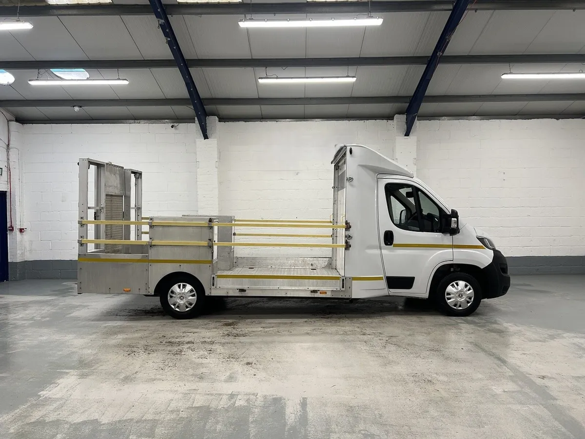 2022 Peugeot Boxer Dropside Van - Image 1