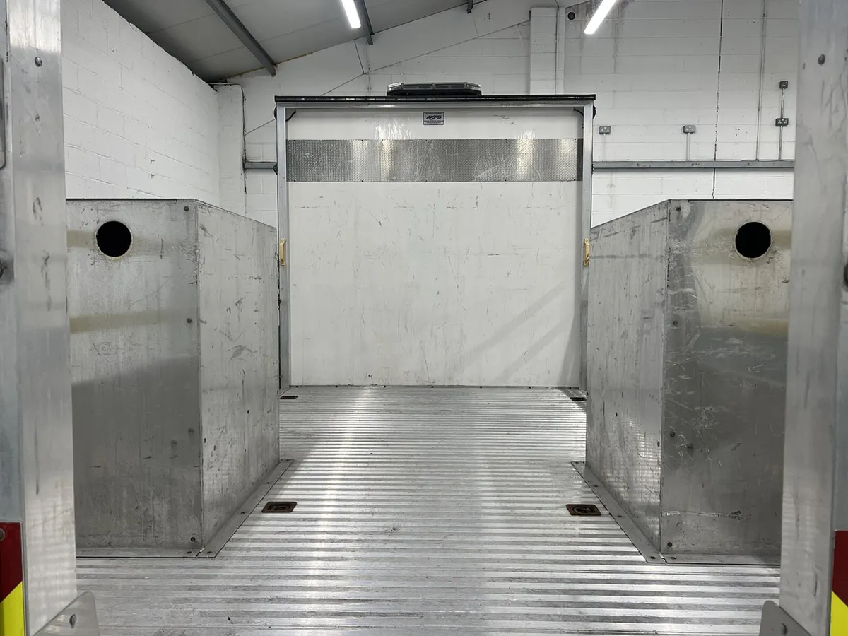 2022 Peugeot Boxer Dropside Van - Image 4