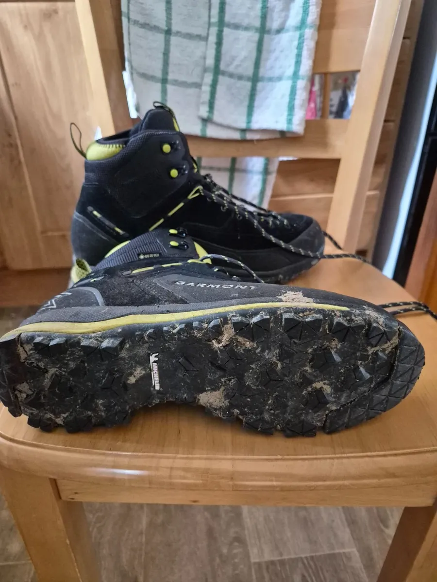 Hiking boots - Image 1