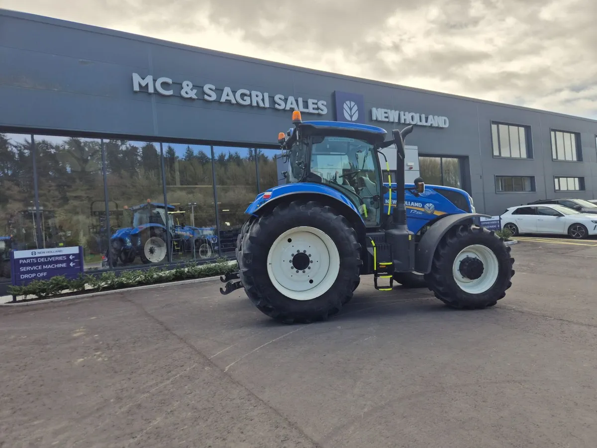 New Holland T.7230. - Image 1