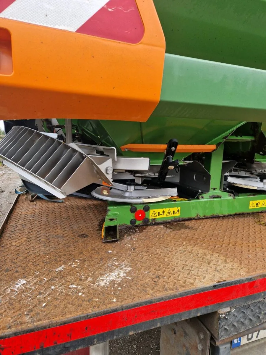 Fertiliser spreader - Image 3