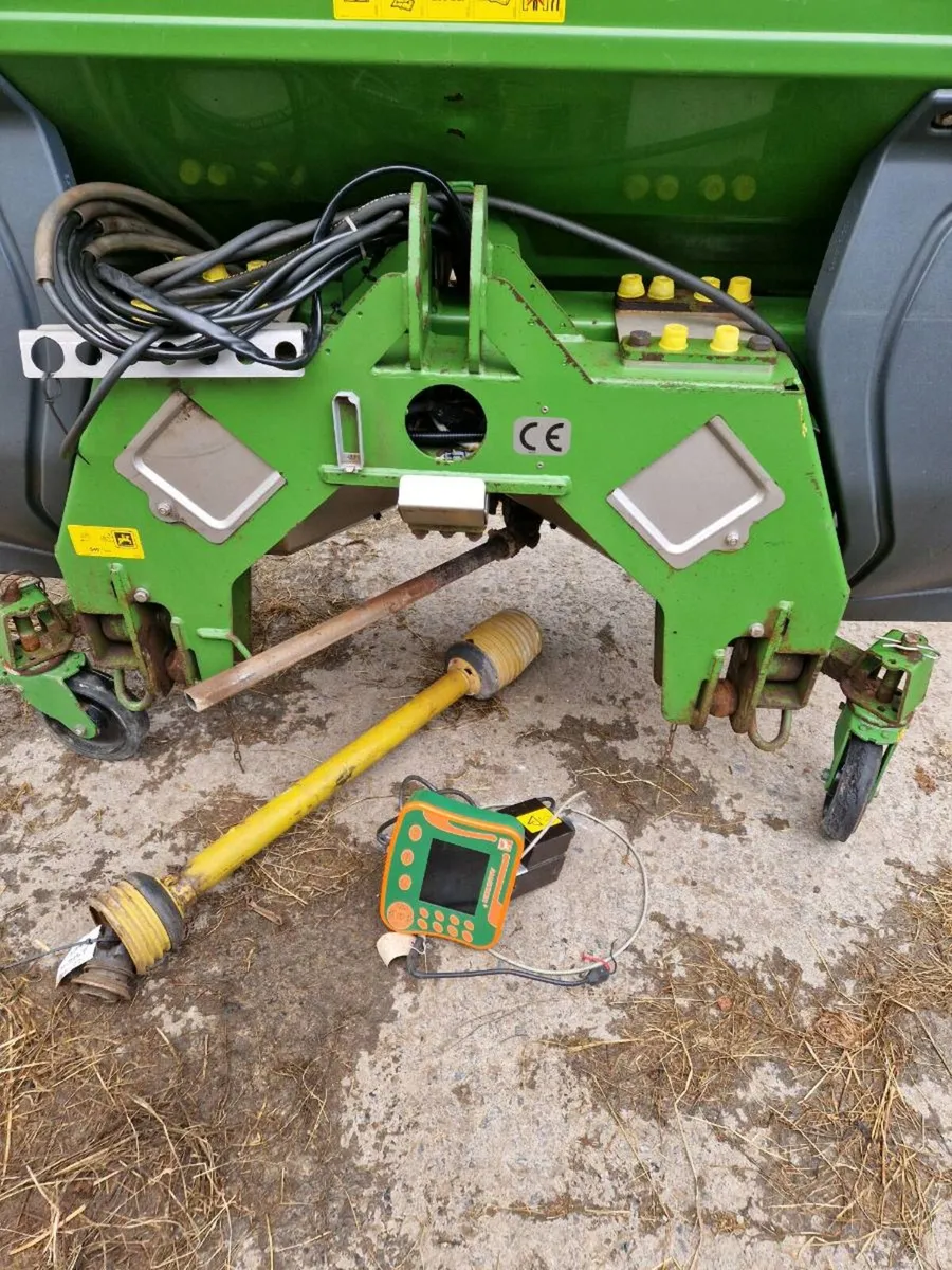 Fertiliser spreader - Image 4