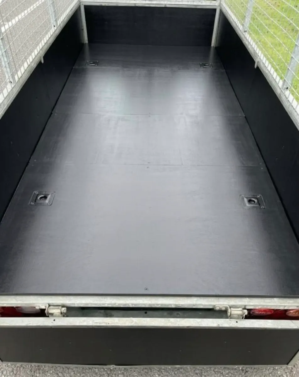 8x4faro trailer in new condition lights brakes - Image 4