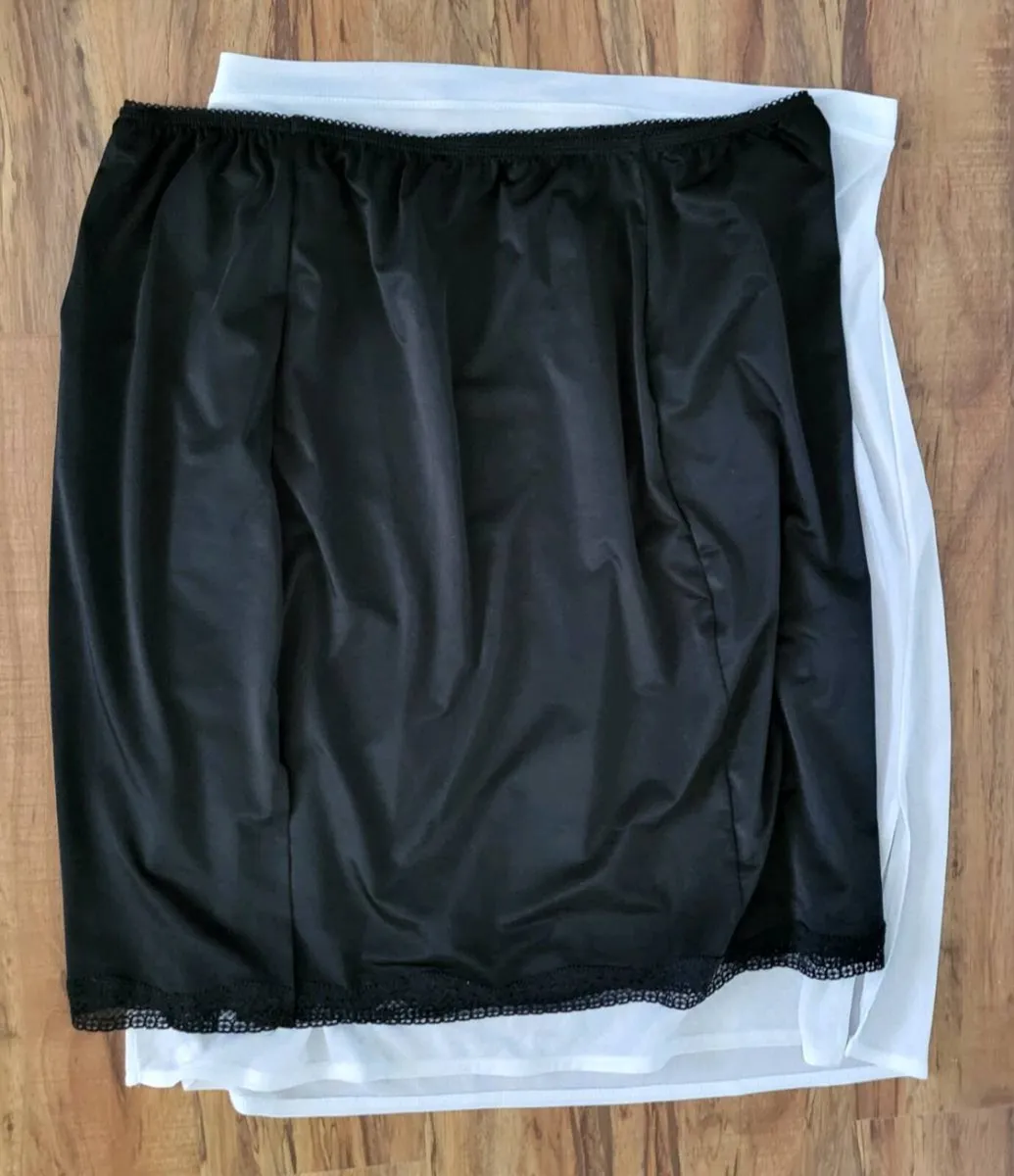 2 half slips - Image 1