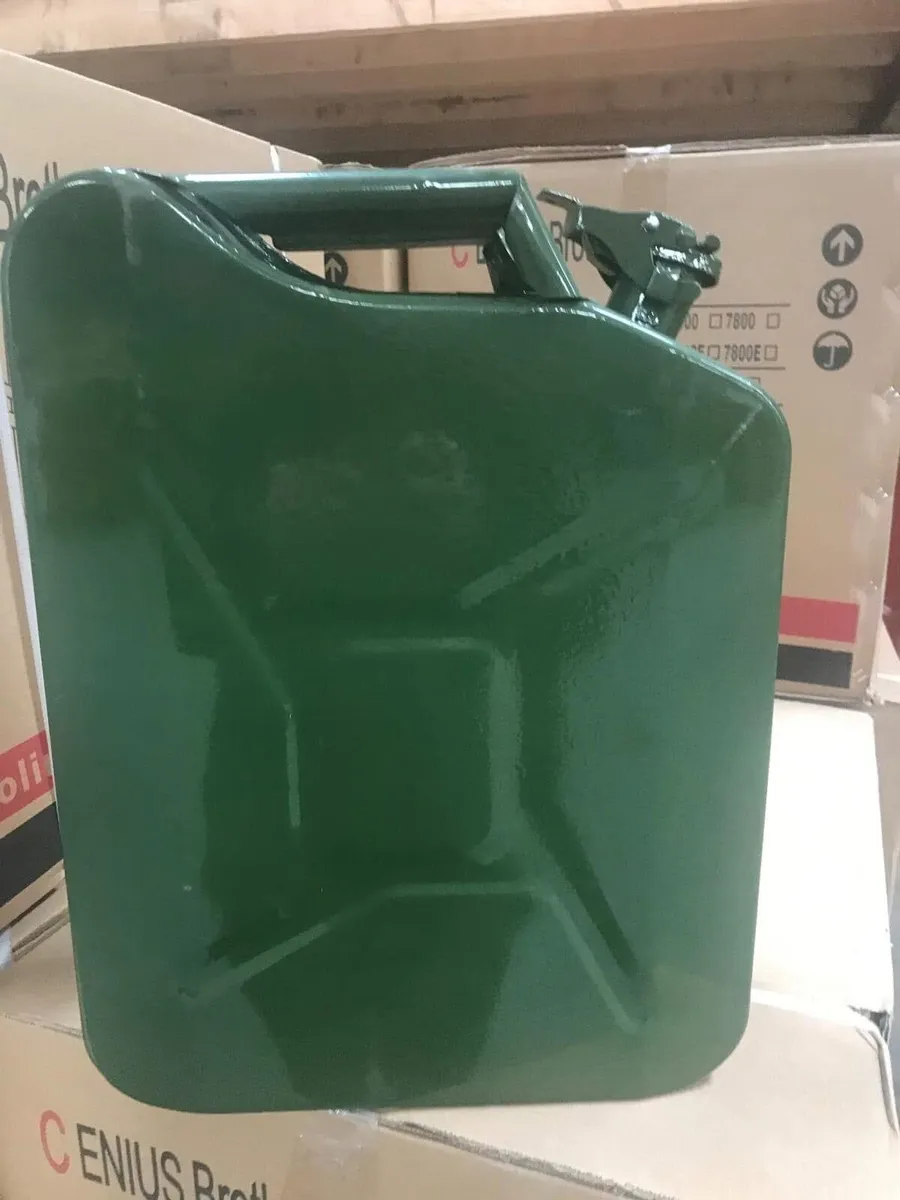 Jerry cans - Image 1