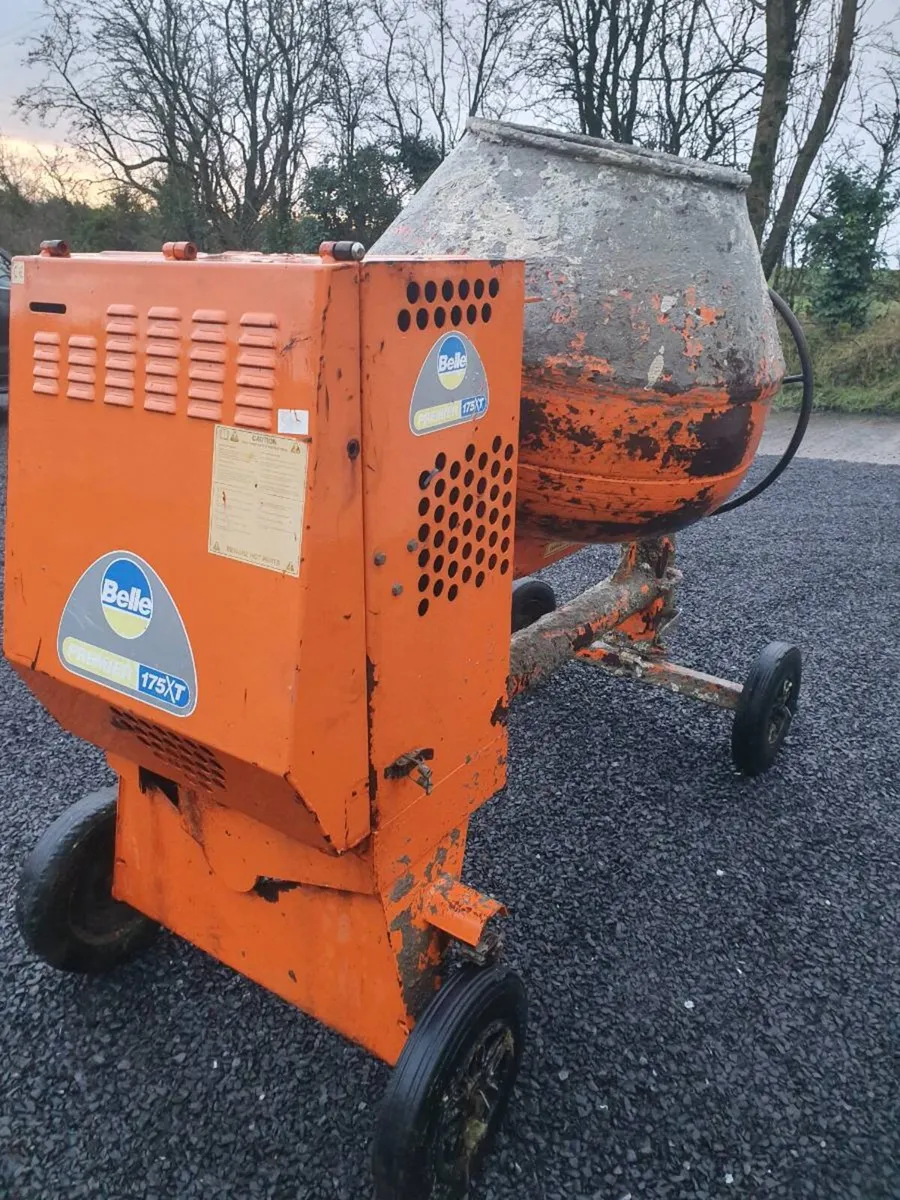 Cement mixer - Image 1