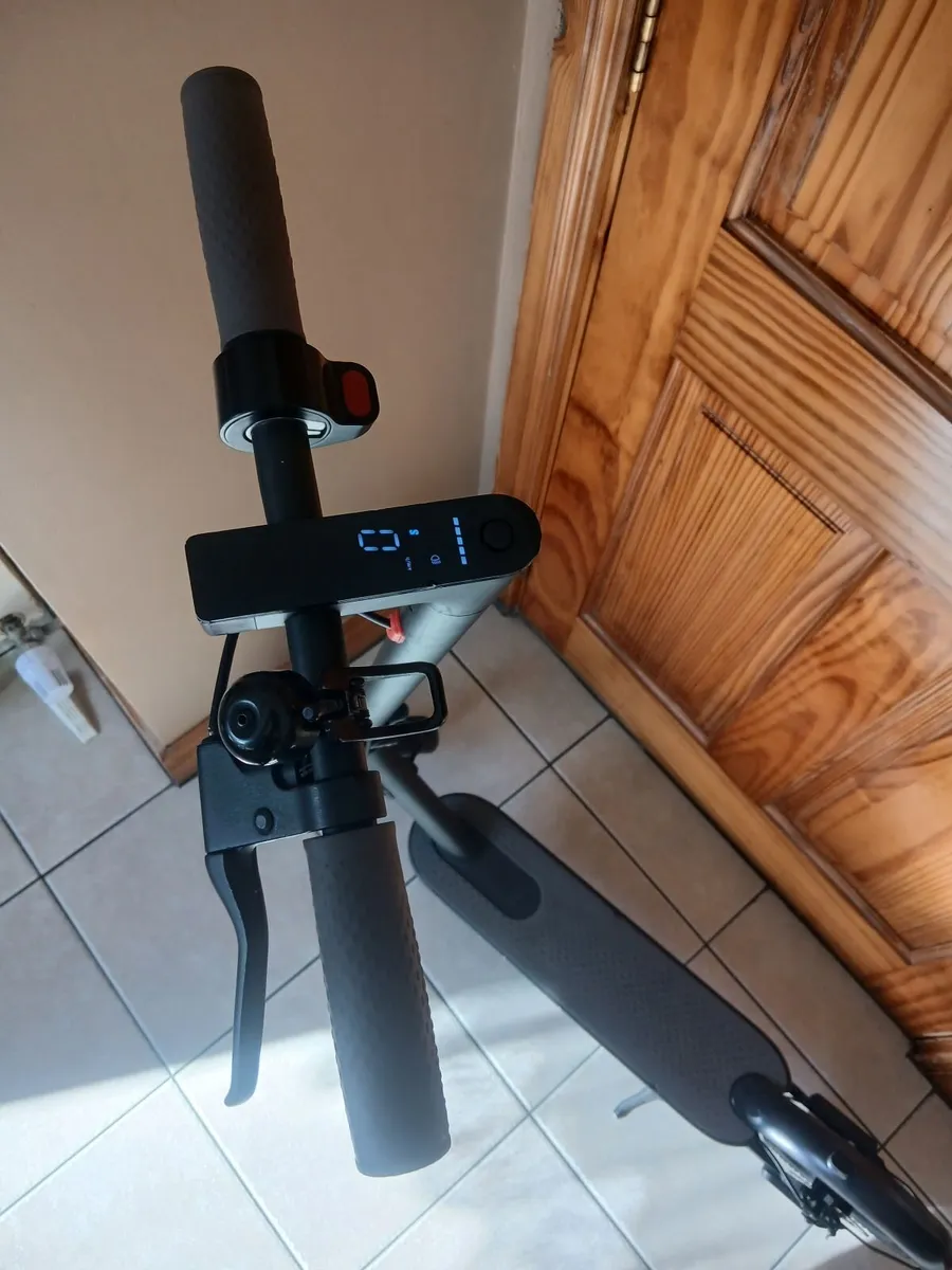 Electric scooter - Image 2