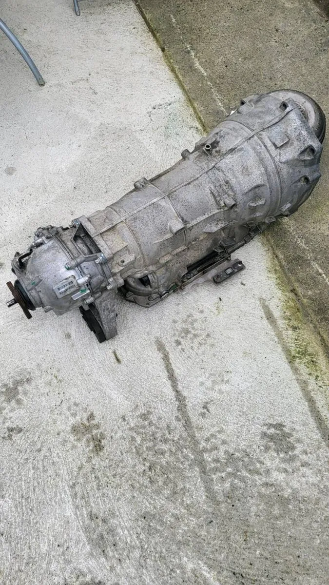 BMW automatic gearbox with transfer box GA8HP75Z. - Image 1