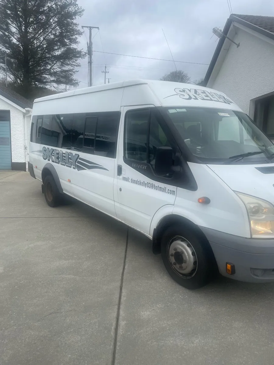 141 Ford Transit Minibus - Image 2