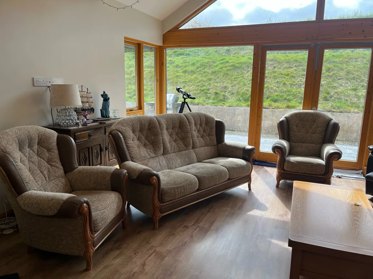 Sofa - 3 seater and two armchairs - Image 1