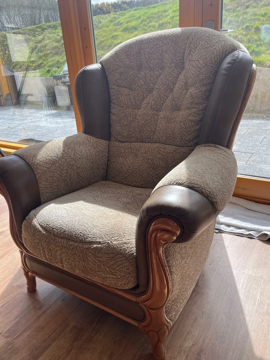 Sofa - 3 seater and two armchairs - Image 4