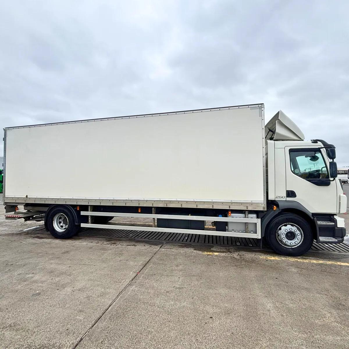 Volvo FL250 - Image 2