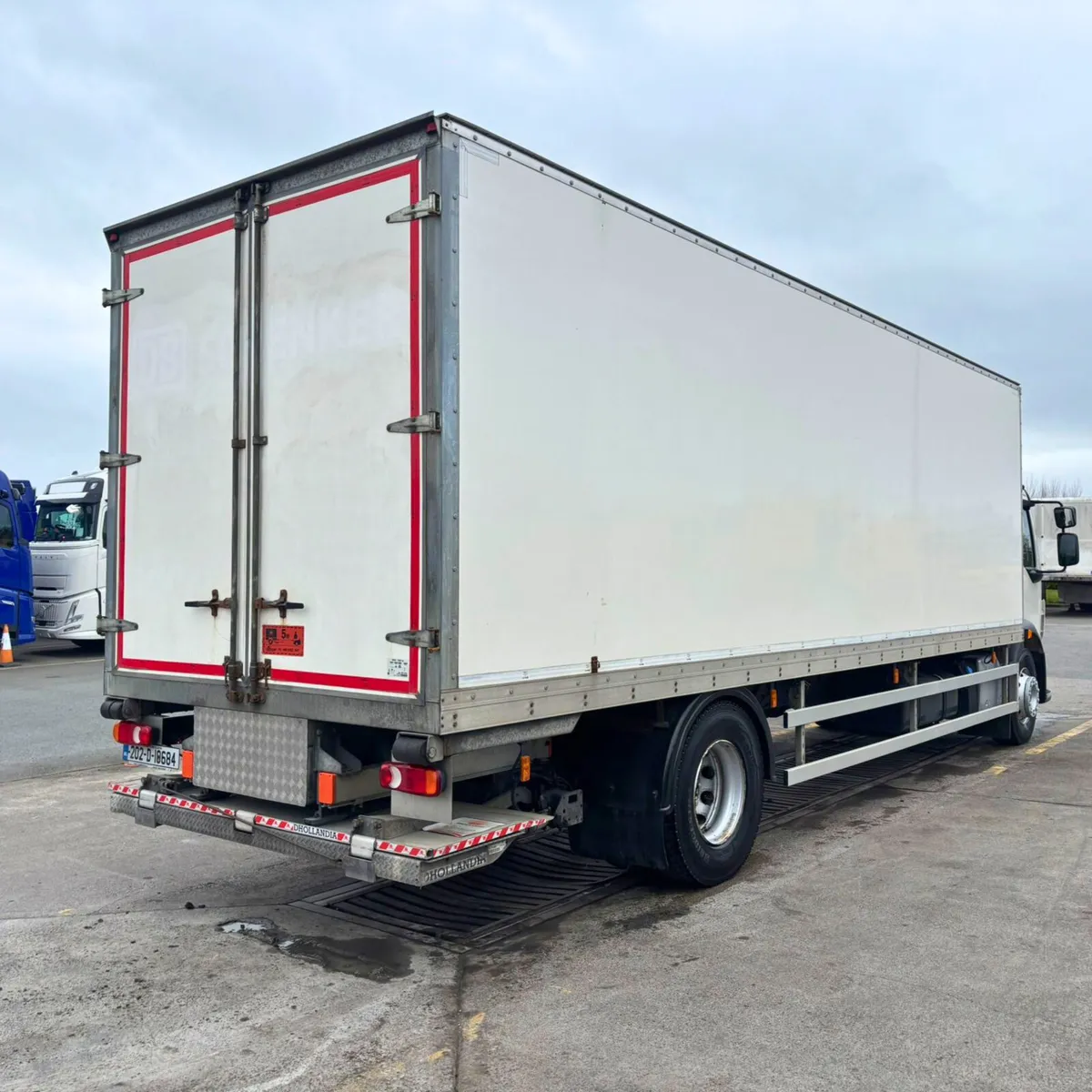 Volvo FL250 - Image 3