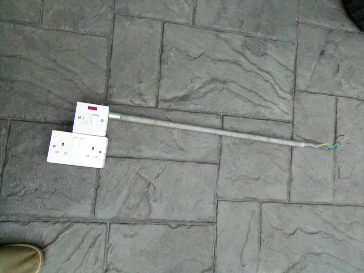 TWIN.  SOCKETS AND. SPUR. SWITCH. SURFACE. BOXS - Image 1