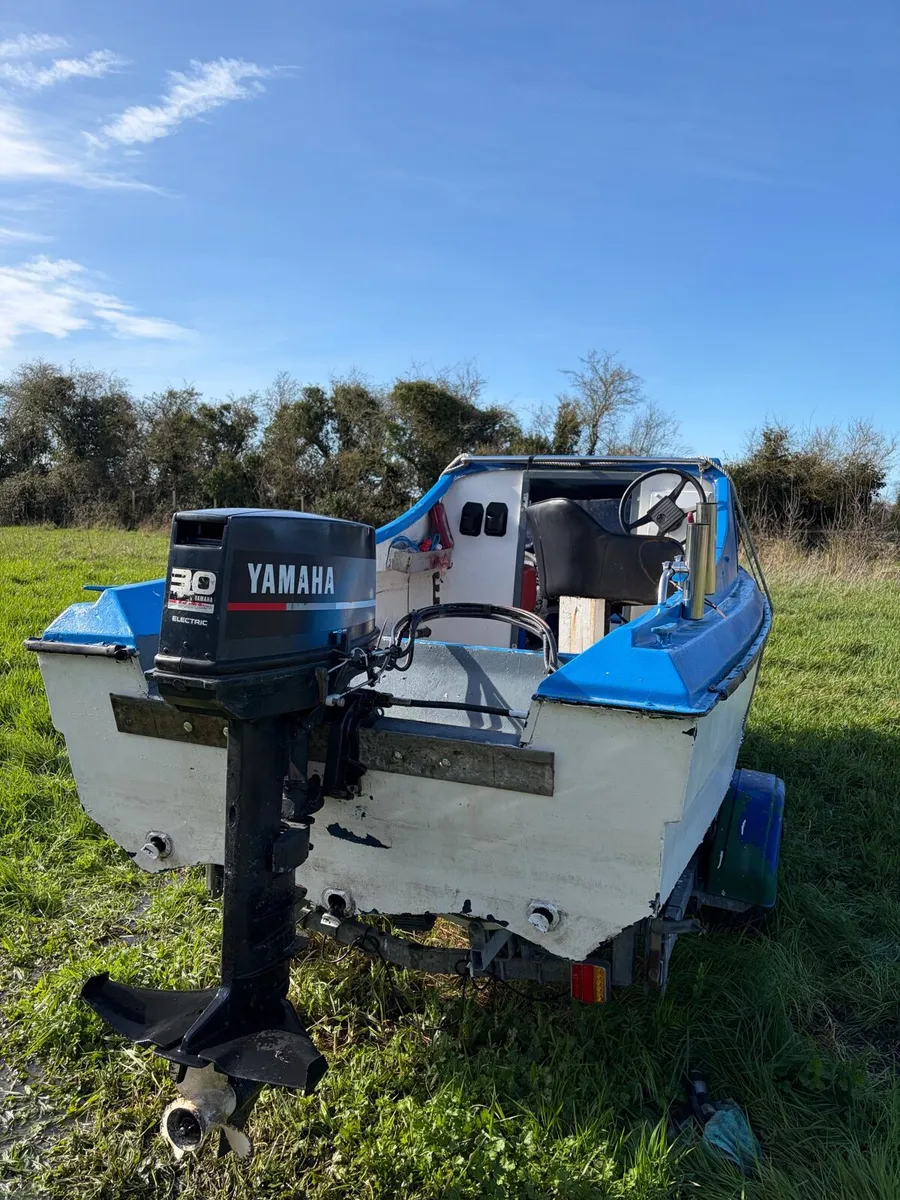 CJR14 Motorboat - Image 3