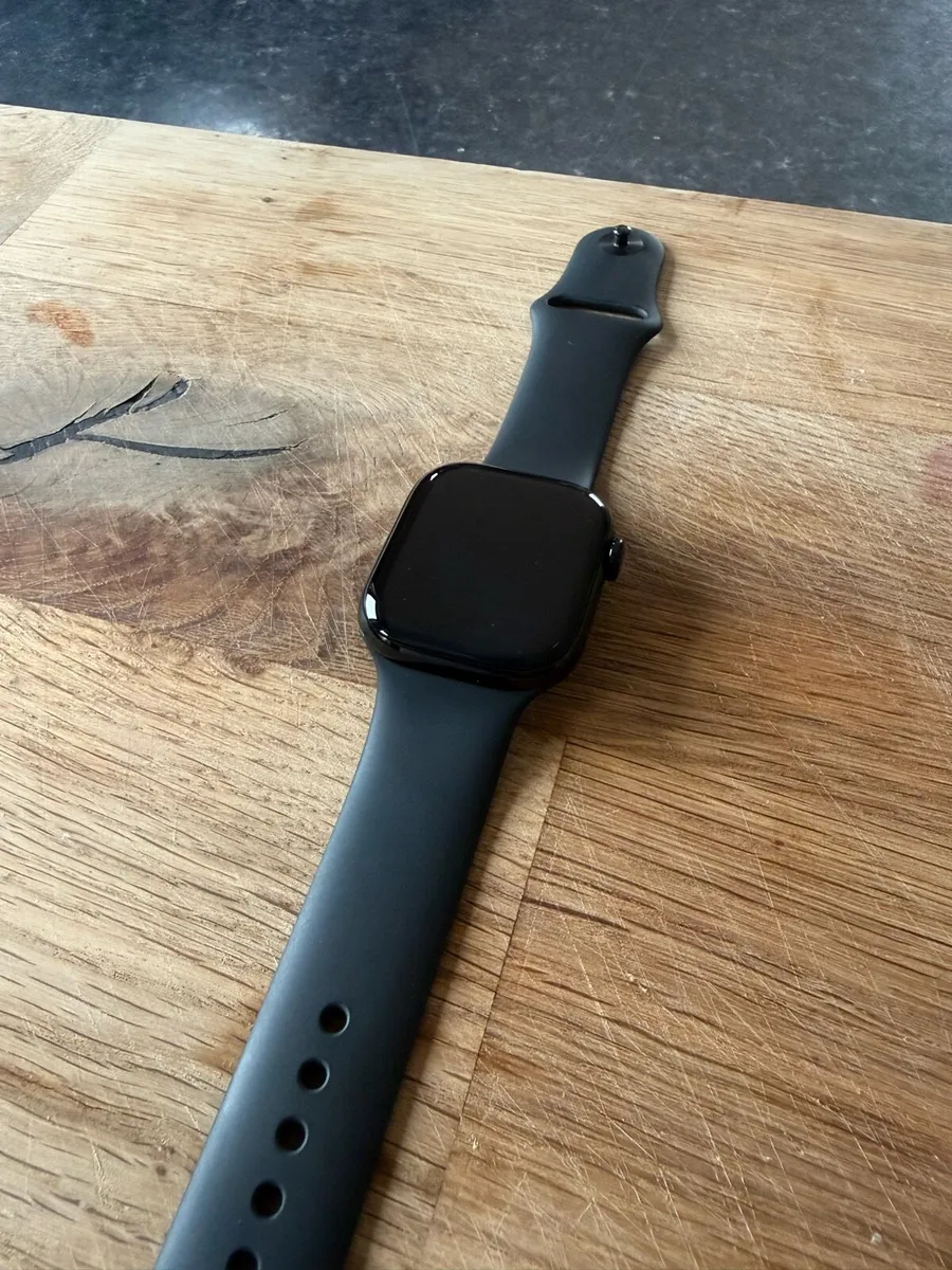 Apple Watch Series 10 42MM - Image 3