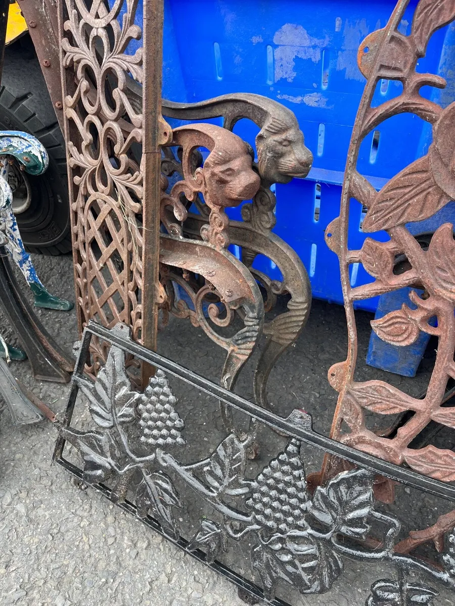 Garden bench ends and accessories - Image 3