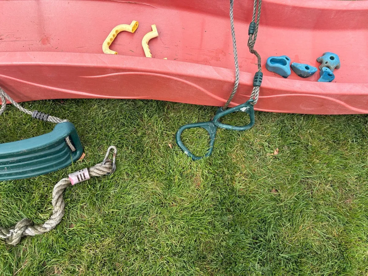 Playhouse slide and accessories - Image 2