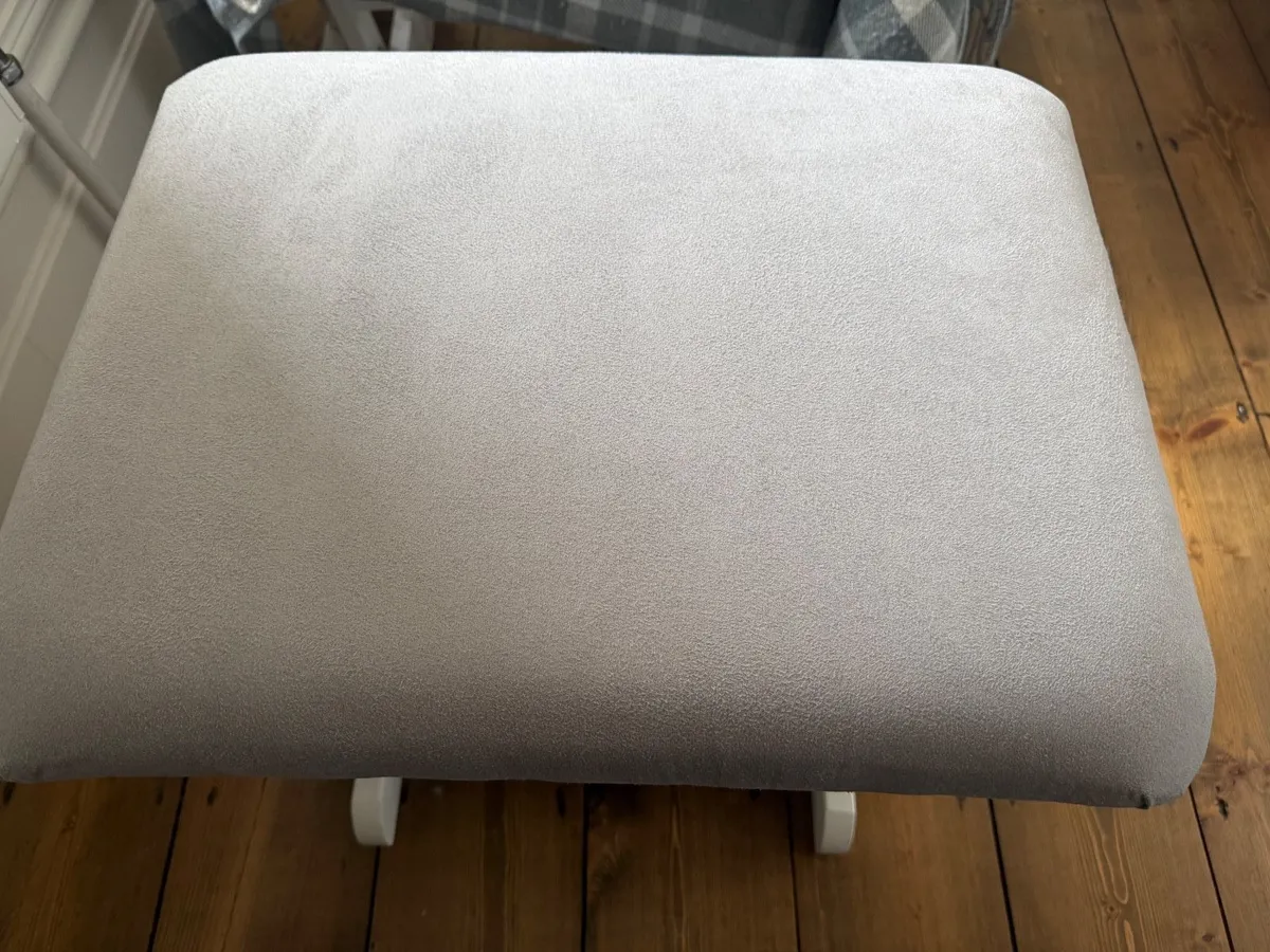 Nursing Chair with footstool - Image 4