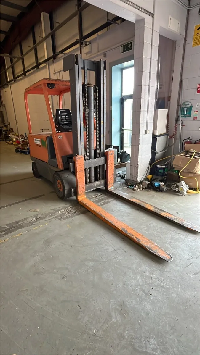 Forklift - Image 3