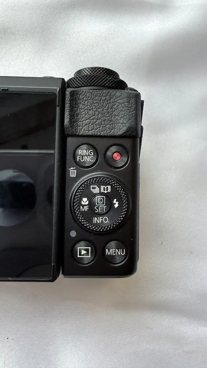 Canon PowerShot G7X  Excellent Condition - Image 4