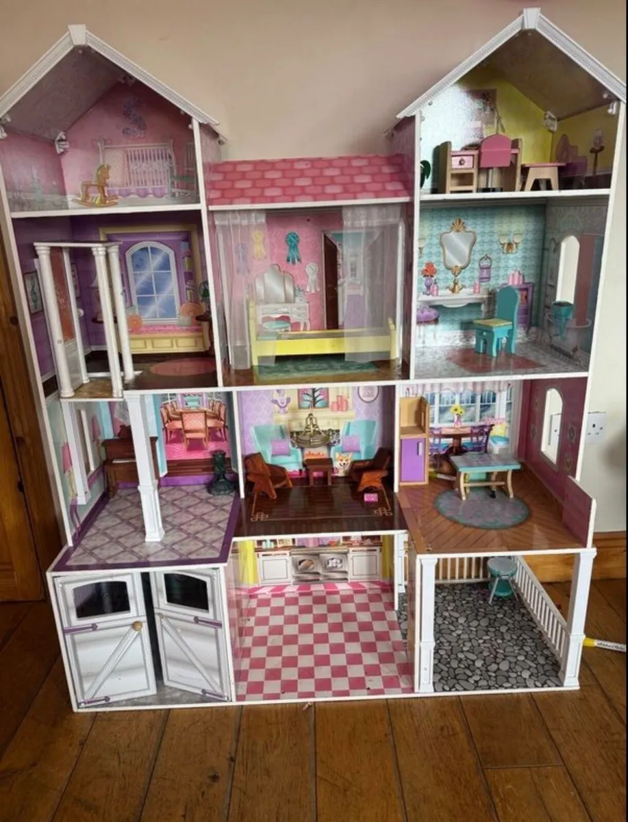 Doll house with furniture