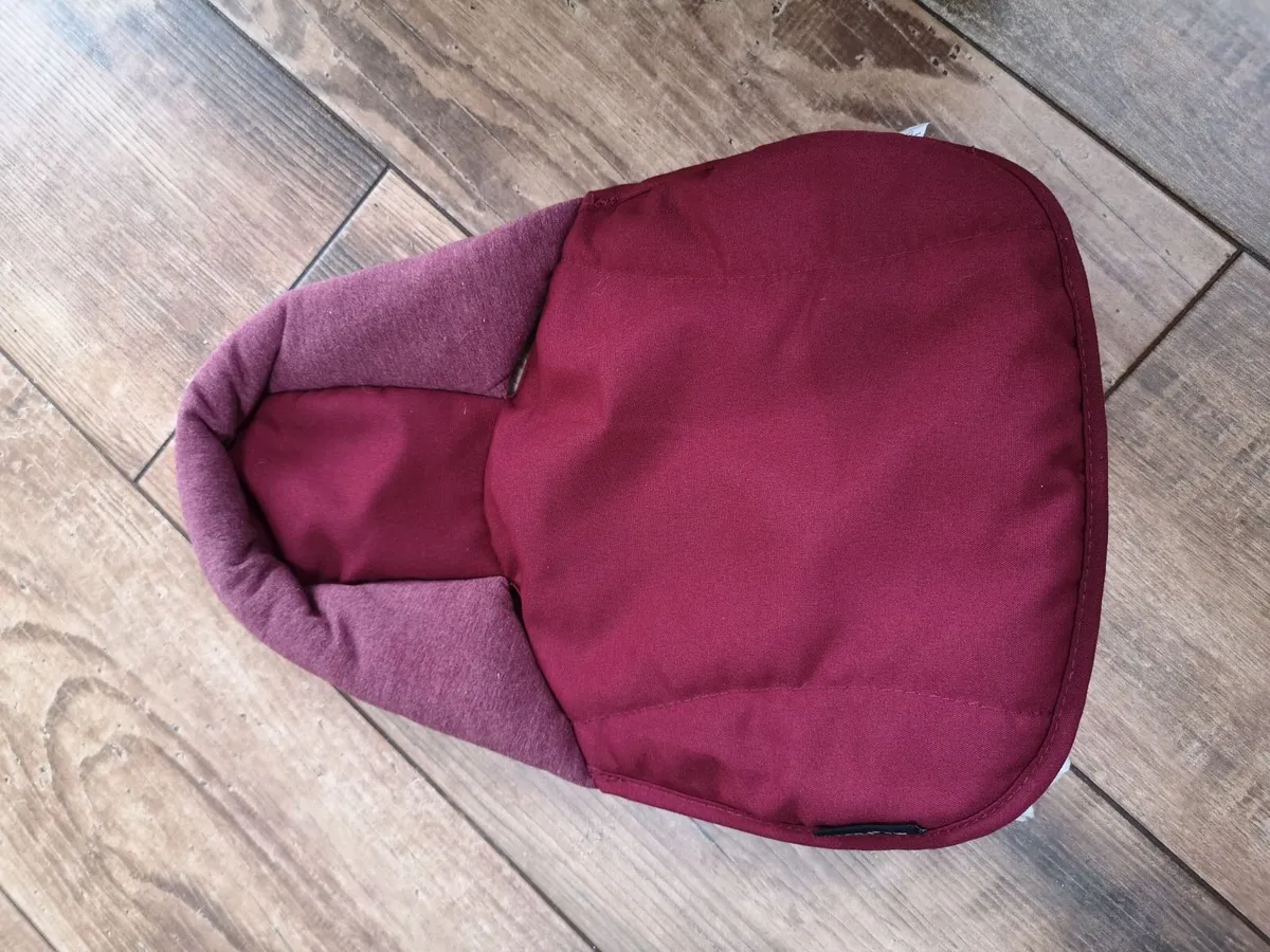 Maxi-Cosi Car Seat and base - Image 2